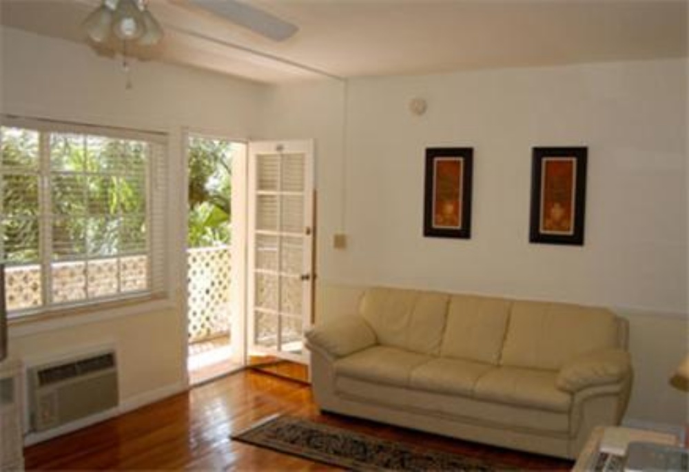 Junior King Suite - Non-Smoking